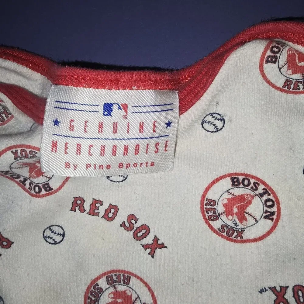 Boston Red Sox Genuine Merchandise 1 Piece Infant Outfit  18 Months (C8)